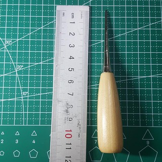 Dụng cụ dùi lỗ làm da cán gỗ