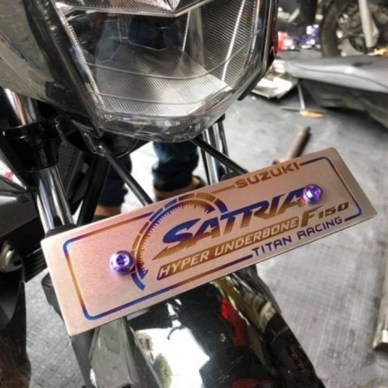 Bas &amp; Bảng Tên Titan RAIDER/SATRIA Fi