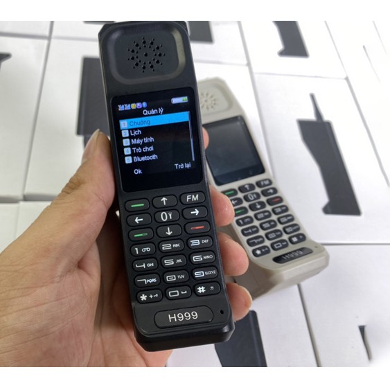 Điện Thoại Bộ Đàm H999 2 sim 2 sóng đèn pin siêu sáng,pin khủng - Bảo hành 12 tháng