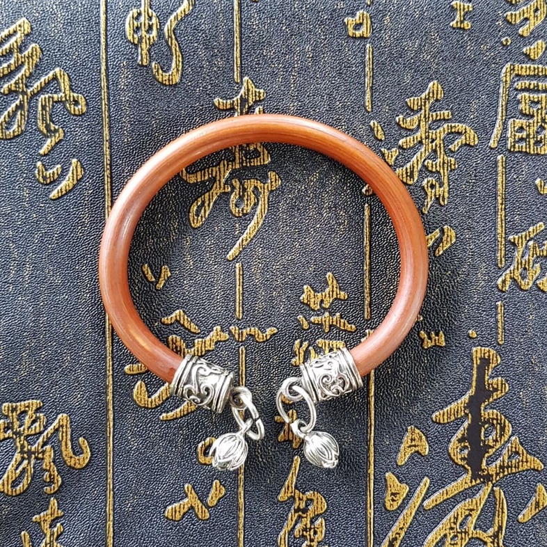 Vòng Tay Gỗ Nepal Kê Huyết Đằng màu đỏ và đen 6mm, charm treo 12 con giáp cho cặp đôi, nam và nữ, vòng tay mắn mắn