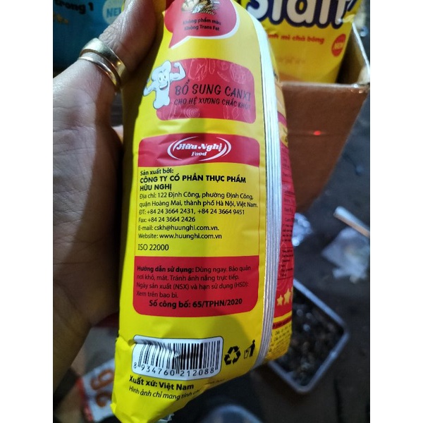 BÁNH MÌ TƯƠI "STAFF" CÓ NHÂN XỐT & CHÀ BÔNG CỦA HỮU NGHỊ FOOD