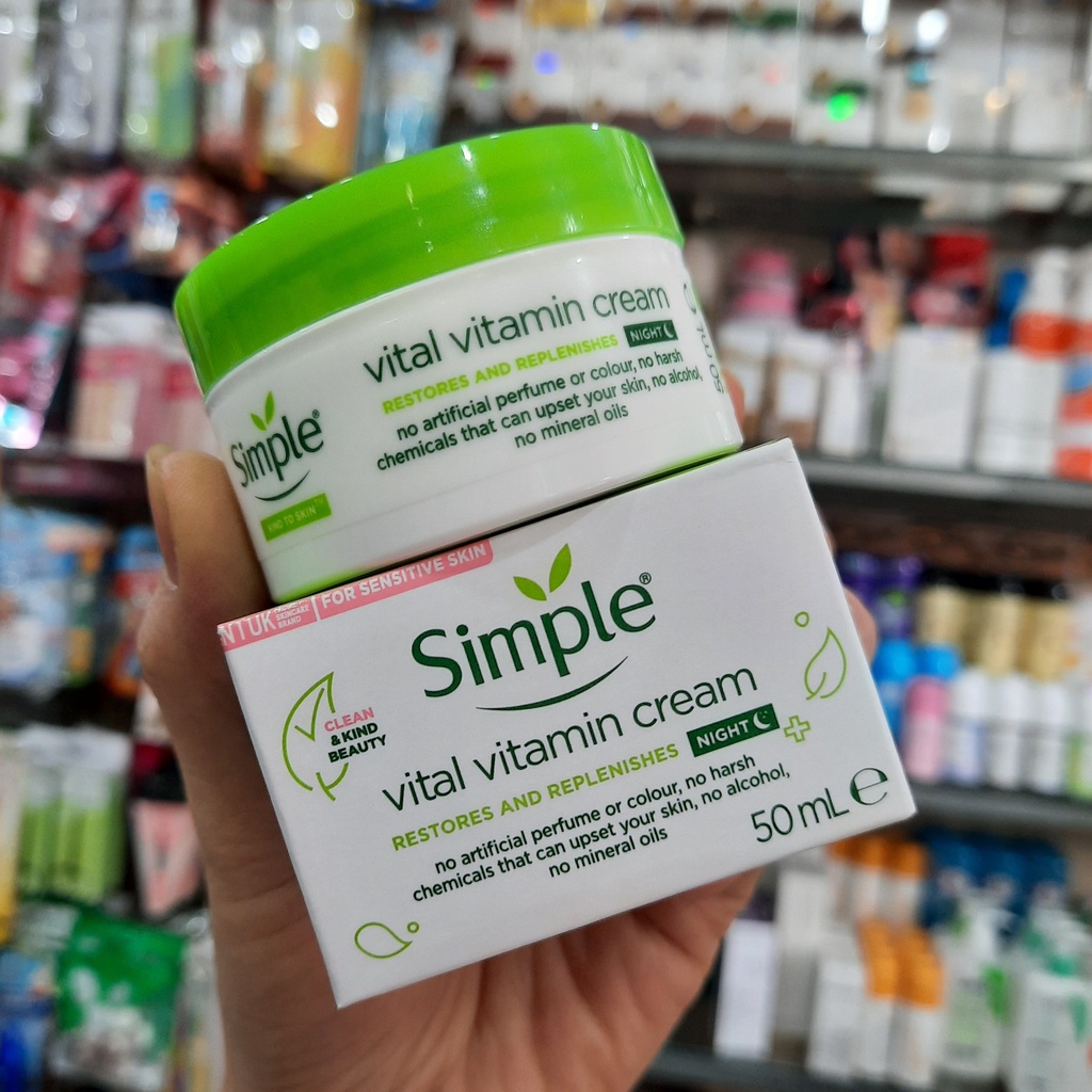 Kem Dưỡng Ban Đêm Simple Kind To Skin Vital Vitamin Night hủ 50ml từ Anh