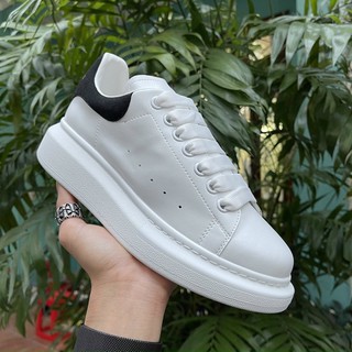 Giày Thể Thao Nam Nữ chuẩn trung