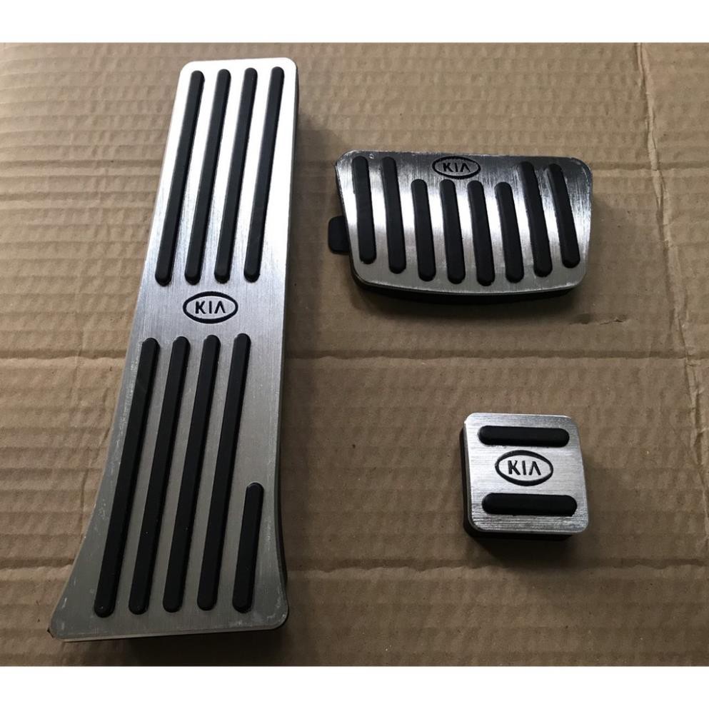 Ốp chân ga chân phanh Xe Kia Sorento, Rondo - Bộ 3 miếng chịu lực tốt, bám chân, tăng ma sát