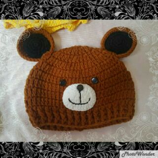 Nón móc len gấu nâu