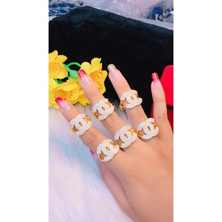 Nhẫn nữ đẹp Midoshop đeo là SANG tôn sáng da bạn