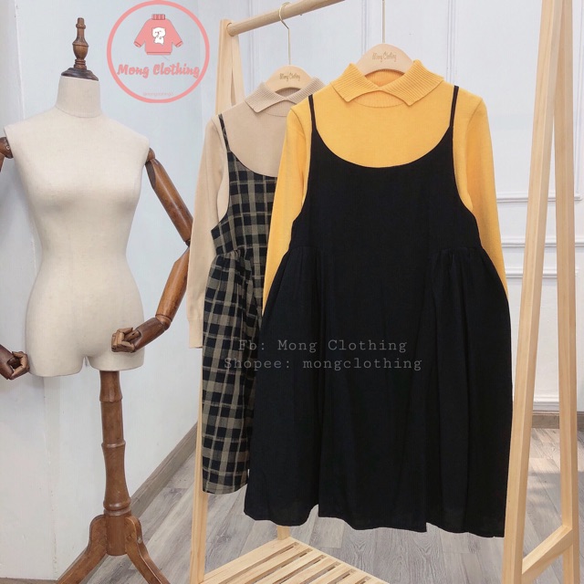 Set váy yếm + áo len cổ xẻ. [Trên móc treo áo có khắc Mong Clothing]