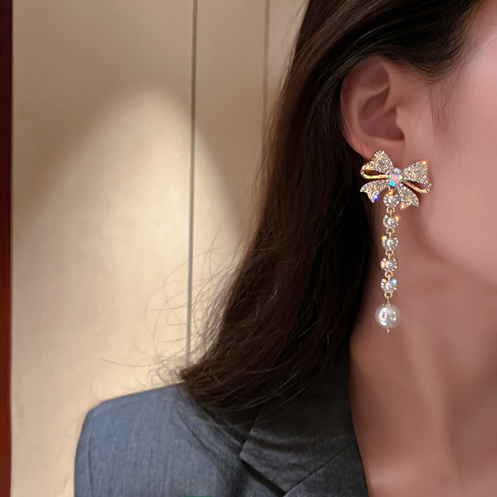 Khuyên Tai Nữ Trang Dáng Dài Tạo Hình Độc Đáo