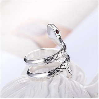 Nhẫn rắn mắt đỏ uốn lượn