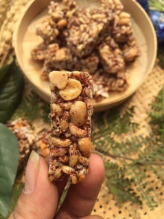 KẸO GẠO LỨT