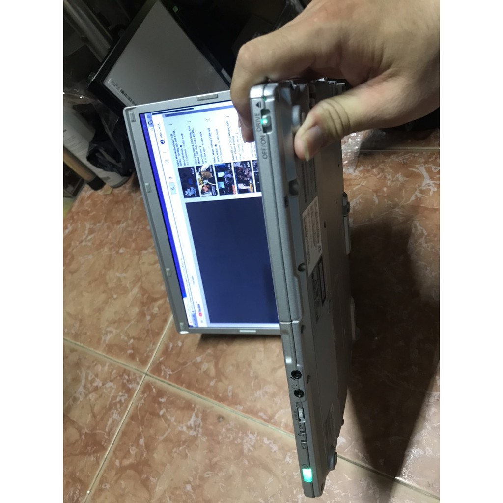 Laptop cũ Panasonic cf-s10 cf-n10 văn phòng độ bền cao nhẹ 1.3kg nhật bản