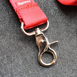 Dây Đeo Keychain Supreme