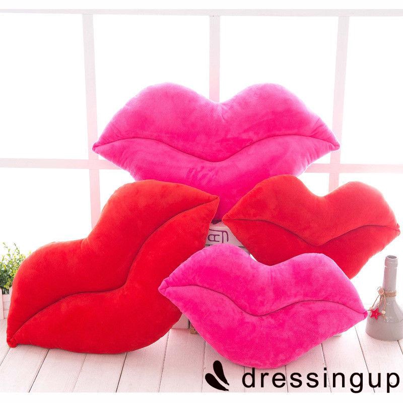 Gối hình trái tim hình môi trang trí
