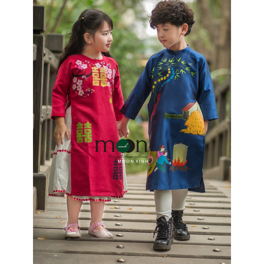 Áo dài cách tân cho bé trai vẽ tay thủ công VNS 264 Moon Xinh - Màu xanh - Gấm taffeta - Full size 8kg-65kg