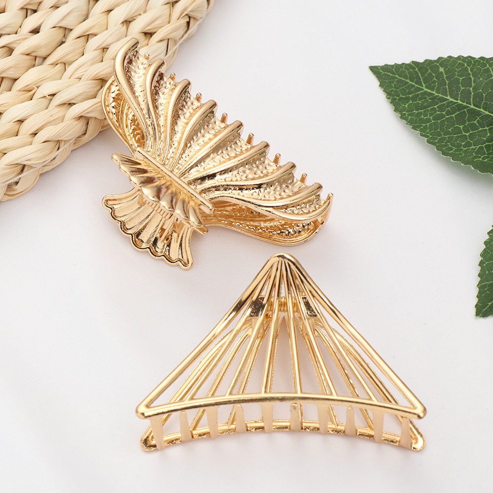 Kẹp Tóc Kim Loại Hình Bướm Phối Tua Rua Thiết Kế Thời Trang