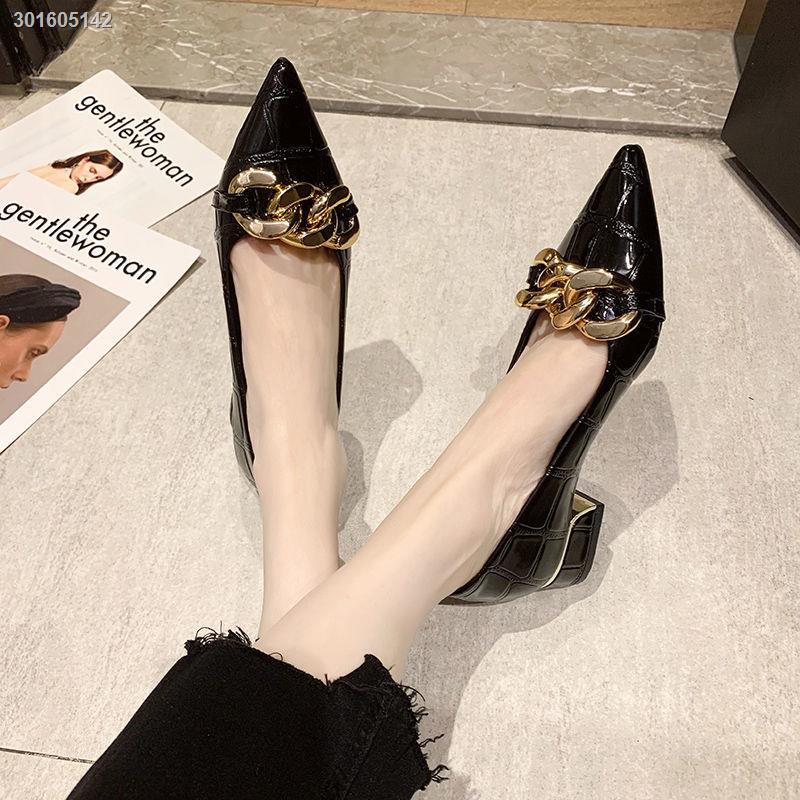 Giày cao gót mũi nhọn màu đen phong cách Pháp thời trang mùa thu 2021