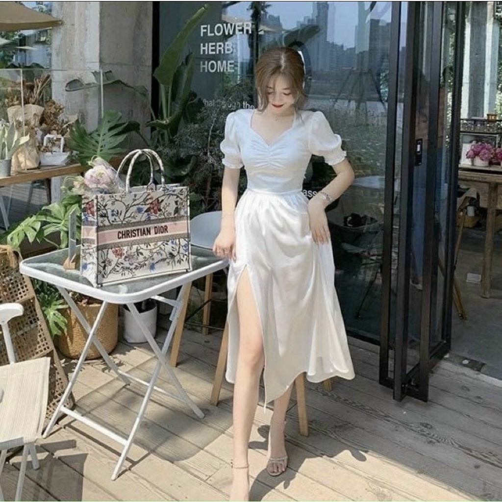 Đầm maxi trắng tinh khôi dáng thân dài xẻ tà điệu đà vải mát thích hợp đi biển