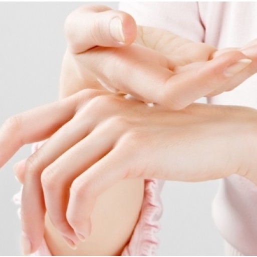 Kem tay Hatomugi dưỡng trắng mềm mịn da tay Hand Cream 65g Nhật Bản