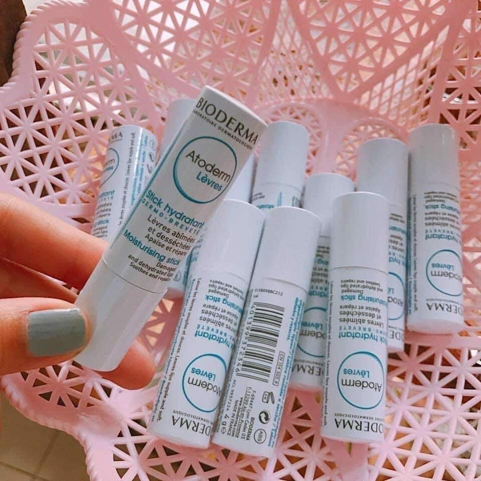 Son dưỡng môi Bioderma Atoderm Pháp giảm khô môi nẻ môi 4g