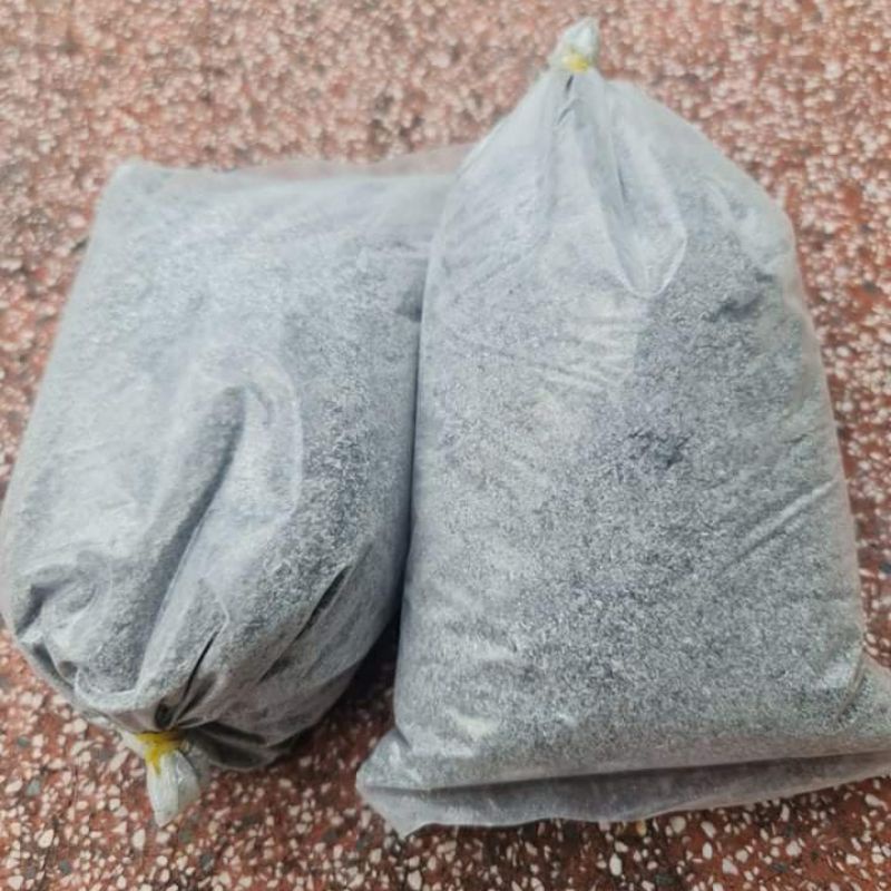 Tro sạch bỏ lư hương cúng -vật phẩm thờ cúng