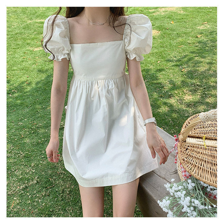 Đầm trắng tay phồng cổ vuông kiểu Pháp xinh xắn cho nữ