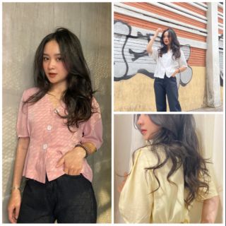 ÁO SƠ MI FORM NGẮN CÓ NƠ THẮT SAU LƯNG TẠO ĐIỂM NHẤN - VIE TOP