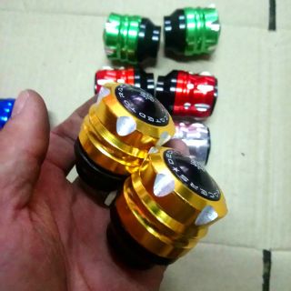 Gù chống đổ trước có nắp