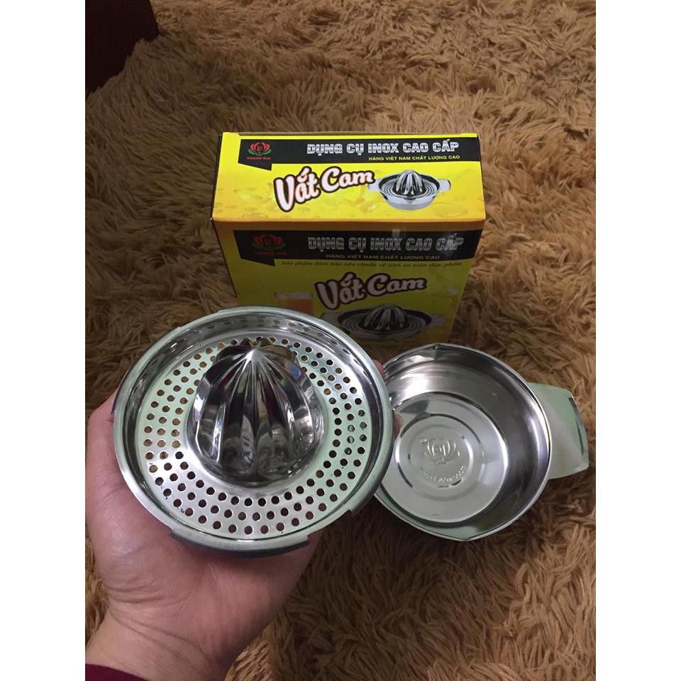 Vắt cam inox cao cấp có tai, kích thước 12.5*9.5*5 cm. Sản phẩm của công ty Hoàng Gia. Hàng việt nam chất lượng cao