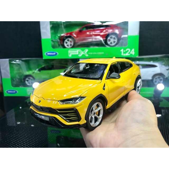 Xe Mô Hình Lamborghini Urus Tỉ lệ 1:24 hãng Welly sản xuất ( Màu Vàng )