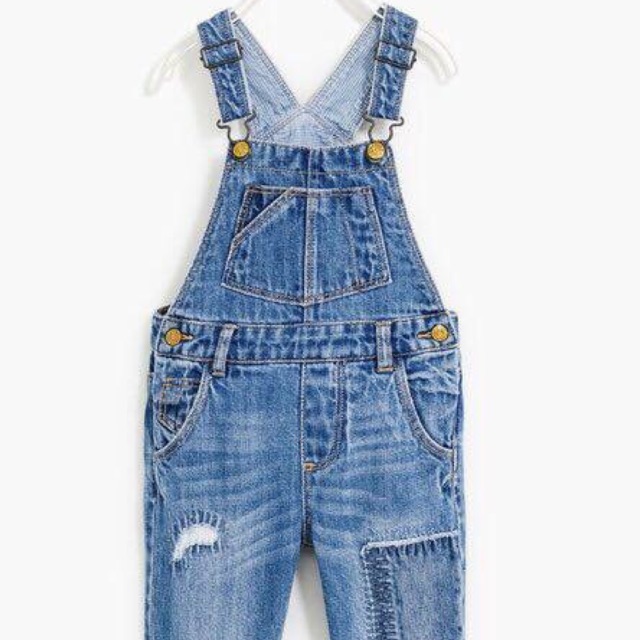 Quần bò yếm zara