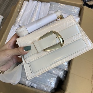 Túi chữ P dải đeo chéo