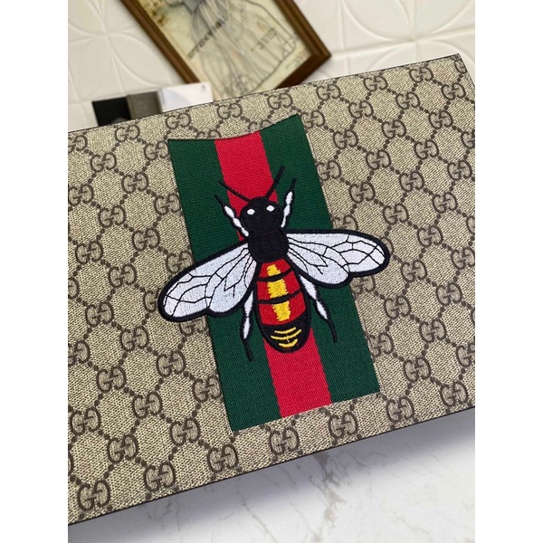 Clutch cầm tay nam Gucci GC Supreme da thật cao cấp thêu hình ong