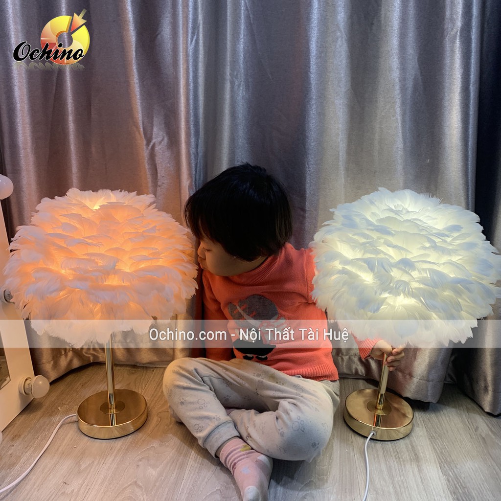 Đèn lông Vũ trang trí Hình Mây cao cấp chân inox mạ vàng sang chảnh.