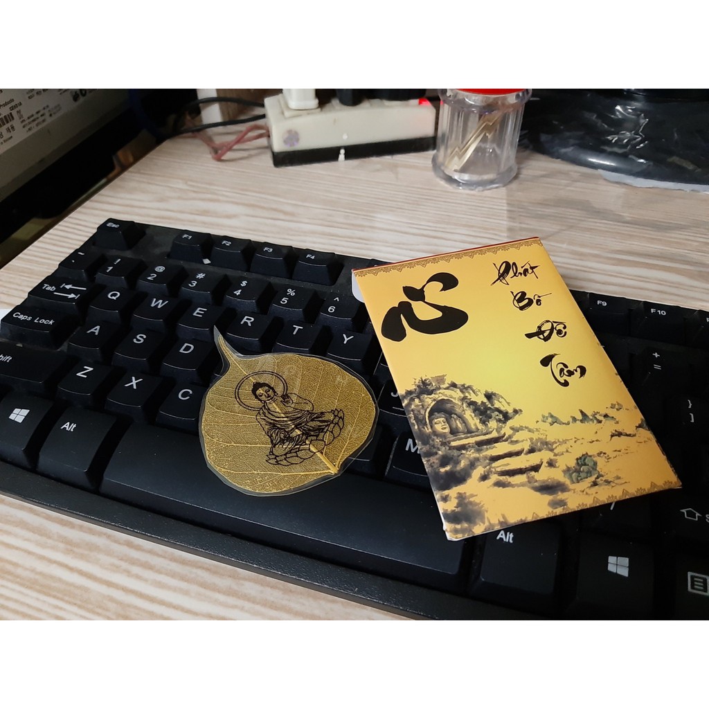 Lá Bồ Đề dát vàng ốp điện thoại | BigBuy360 - bigbuy360.vn