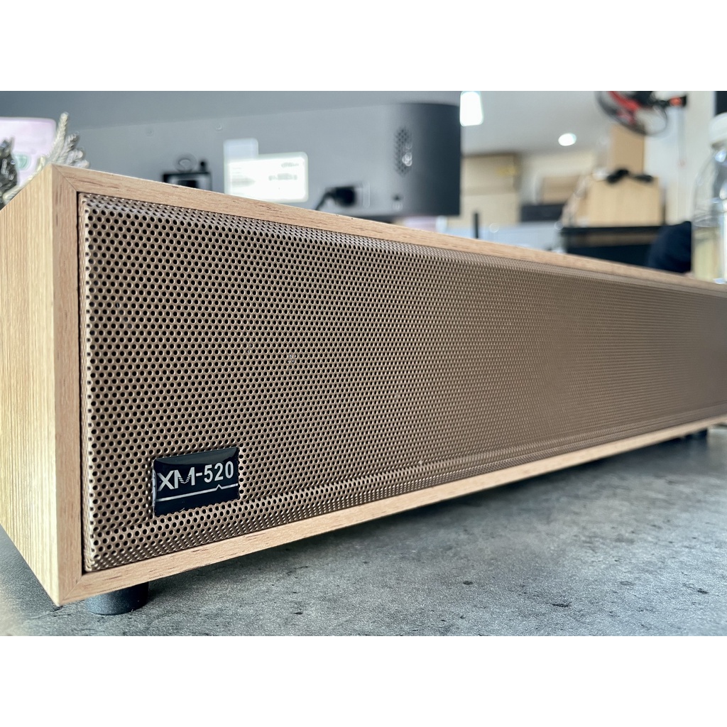Loa bluetooth XM 520 Bass mạnh, Công suất 20W siêu trầm, Thiết kế vỏ gỗ dạng thanh để bàn, Bảo hành 1 đổi 1