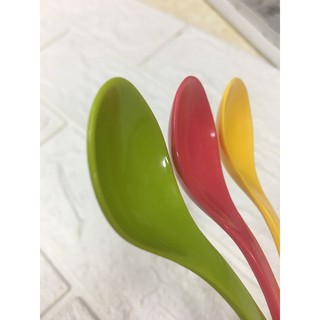 Thìa phíp nhựa FATACO Việt Nam cao cấp đầu tròn mài nhẵn an toàn cho bé.