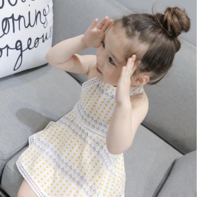Vay bé gái cực xinh
