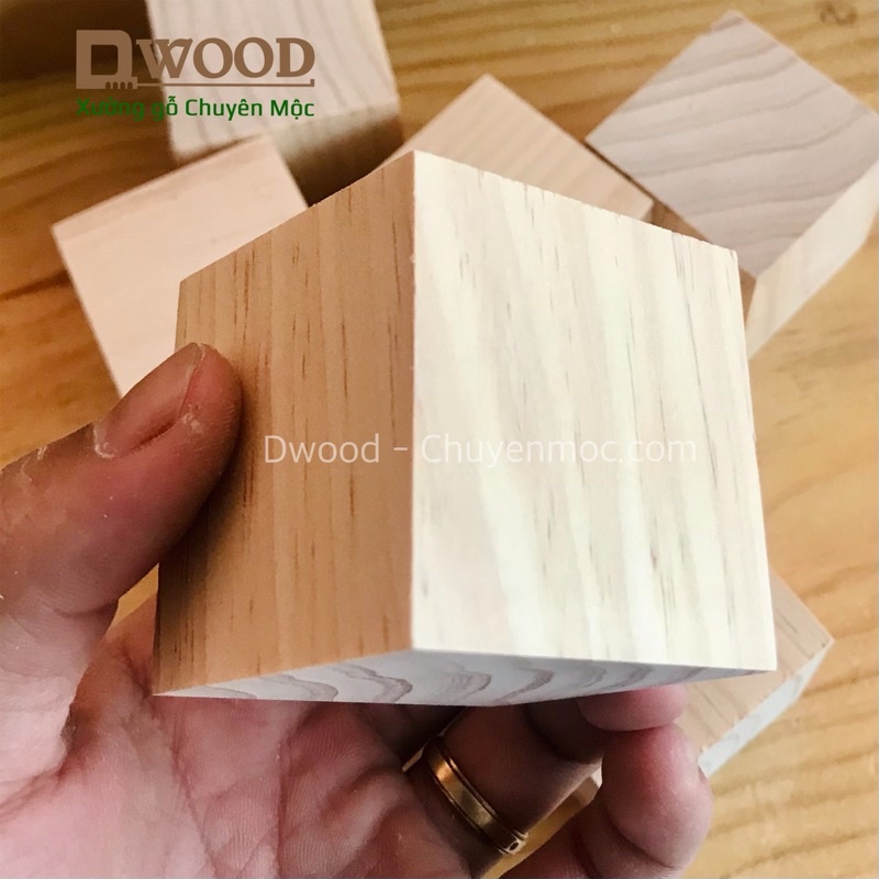 Khối gỗ vuông 5cm đã xử lý bề mặt đẹp Dwood