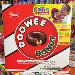Bánh Doowee Doonut Phủ Sôcôla Kem Trứng - Kem Phủ Dâu 300gram (10 cái)