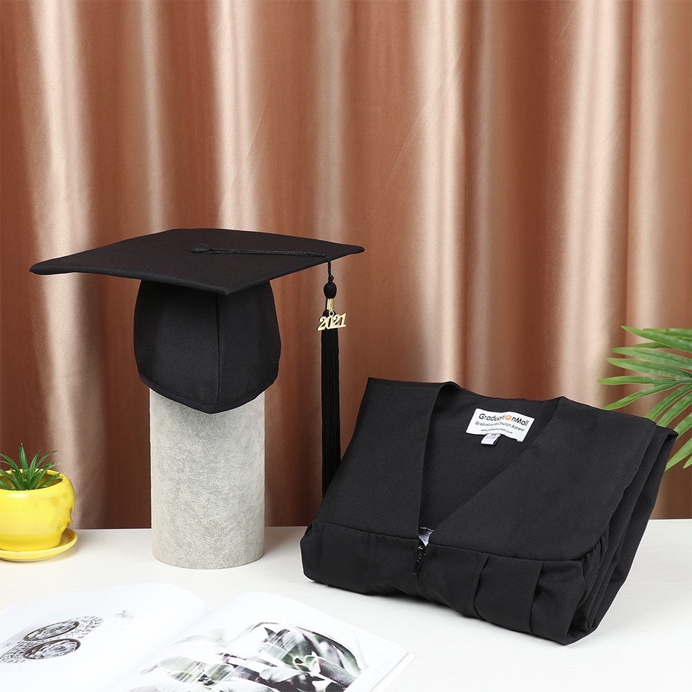 Bộ áo choàng tốt nghiệp phối tua rua kèm nón tốt nghiệp