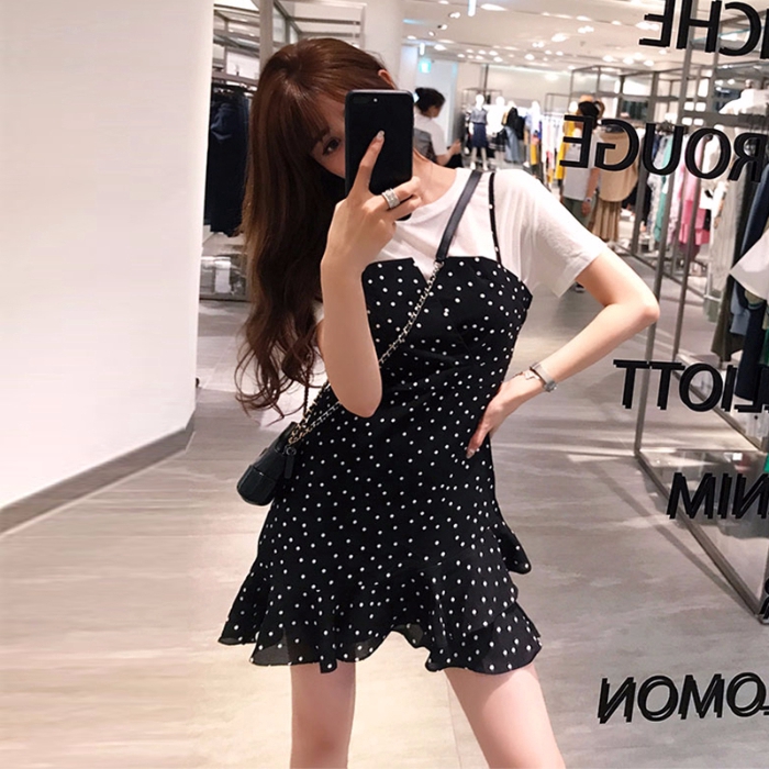 Set áo thun ngắn tay màu trơn + váy chấm bi thời trang cho nữ | BigBuy360 - bigbuy360.vn