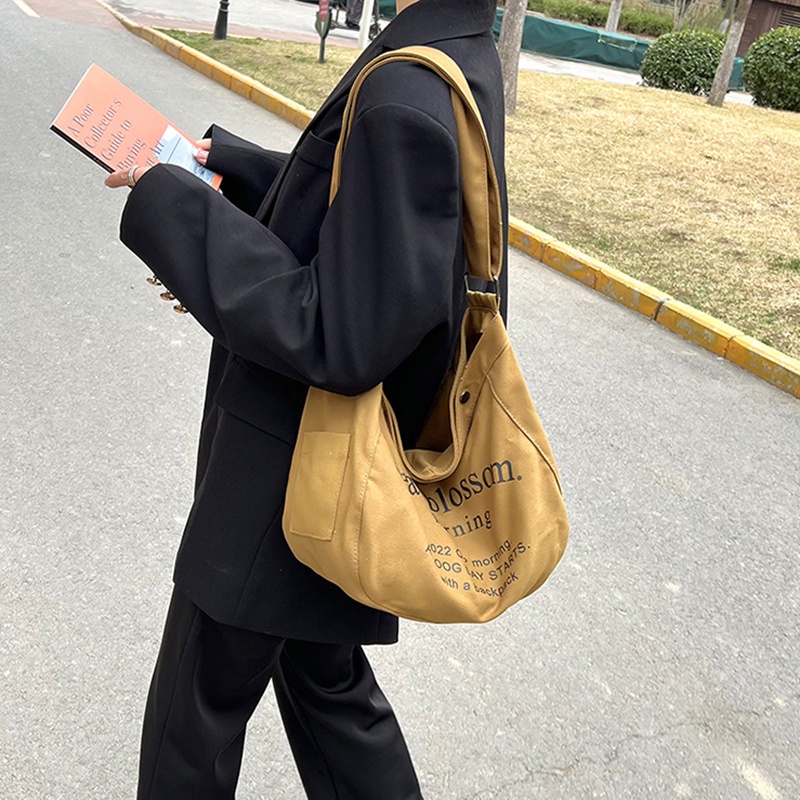 Túi đeo vai Ielgy vải canvas họa tiết chữ cái in phong cách Hàn Quốc trẻ trung cho phái nữ