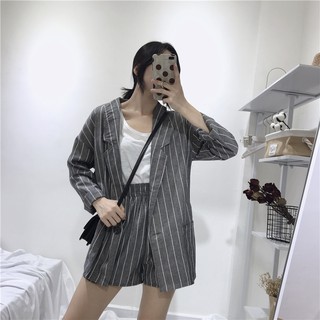 Set áo blazer và quần shorts