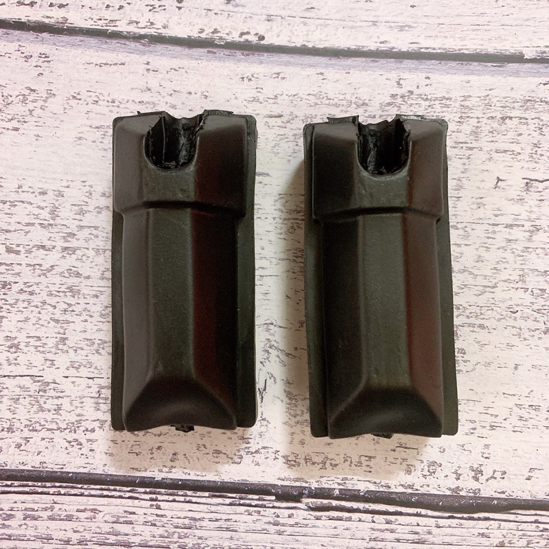 Cặp 2 cái cao su gác chân trước xe Suzuki, cao su để chân giữa xe SU