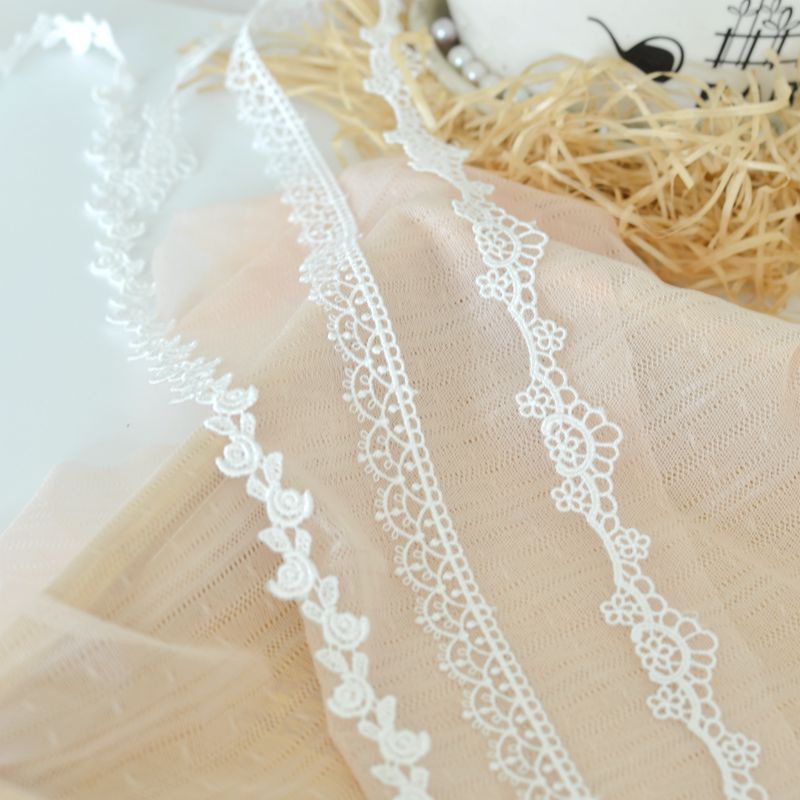 Cuộn vải ren polyester dùng làm trang sức thủ công