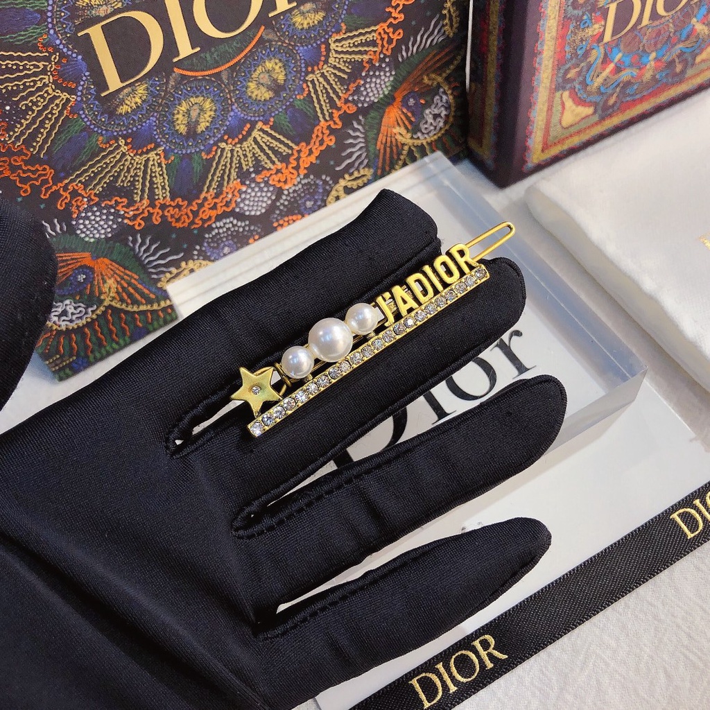 Kẹp tóc Dior đính đá và ngọc trai dễ thương thời trang cho nữ