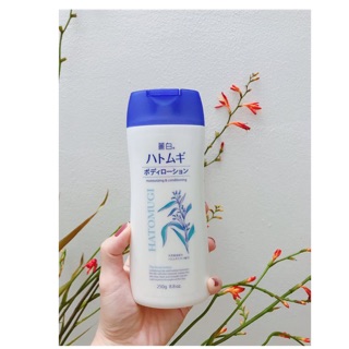 Sữa dưỡng thể ban đêm Lotion Hatomugi Skin Conditioner