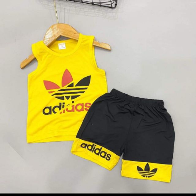 Bộ ba lỗ bé trai