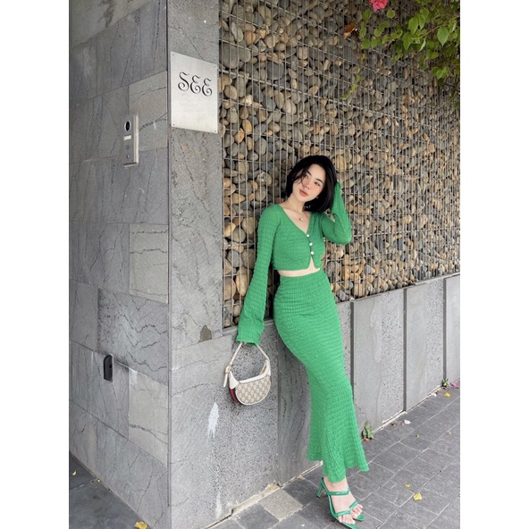 Set áo croptop tay dài + Chân vây body