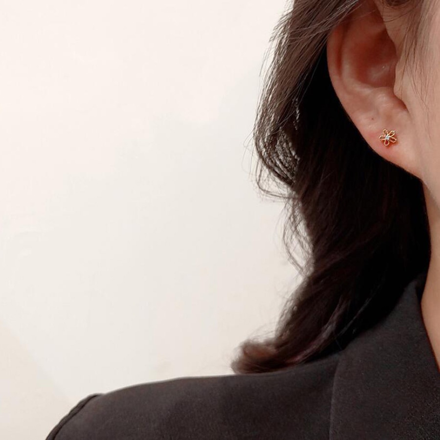 Bông Tai Tròn Bằng Thép Titan Đính Đá Zircon 13 Phong Cách Thời Trang Thanh Lịch Cho Nữ